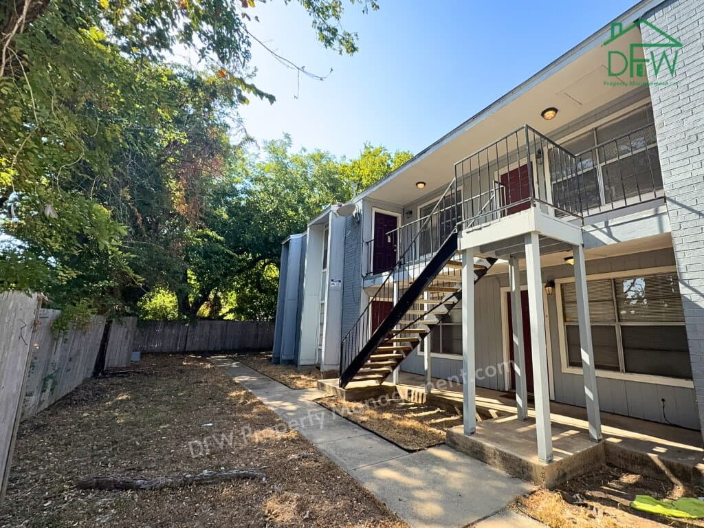 219 Fry St, Denton